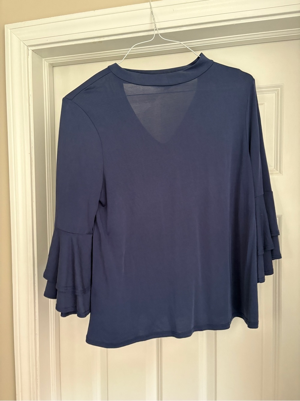 Francesca’s Miami Ruffle Navy Blouse Women’s Medium Feminine Flowy Top - Picture 3 of 5